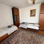Suzi Apartman *