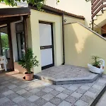 Suzi Apartman *
