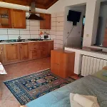 Suzi Apartman *